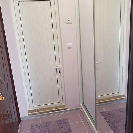 Ул. Фьодор Успенски Д. 6 * Warna