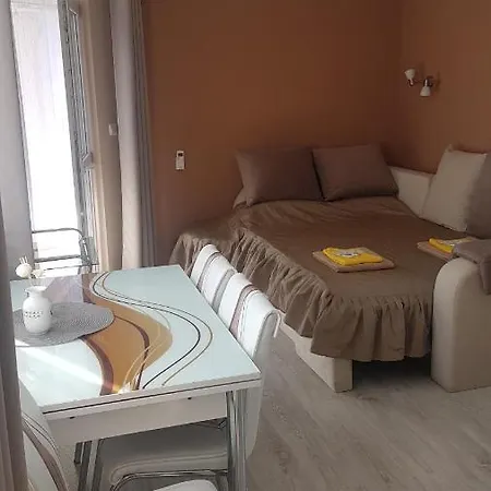Ул. Фьодор Успенски Д. 6 * Warna